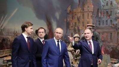 Владимир Путин - Путин посетил Музей Победы и дал старт онлайн-проекту о блокадном Ленинграде — репортаж - 5-tv.ru - Санкт-Петербург