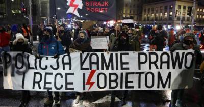 В Польше анонсировали массовые протесты из-за вступления в силу запрета на аборты - focus.ua - Польша