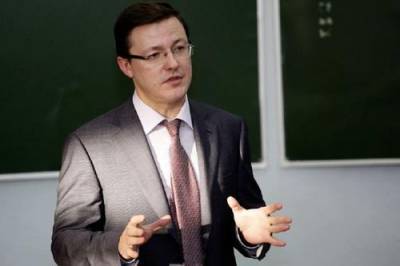 Дмитрий Азаров - Азаров поручил оградить детей от участия в митингах и шествиях - argumenti.ru - Самарская обл.