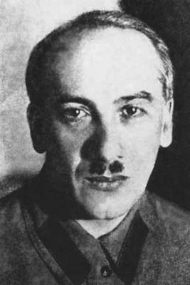 Алексей Навальный - Максим Горький - В химкинском ОВД заявили, что не будут снимать портрет основателя ГУЛАГа со стенда - znak.com - Московская обл.