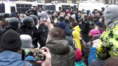 Алексей Навальный - Леонид Волков - СКР возбудил еще одно уголовное дело после незаконных акций 23 января - 1tv.ru
