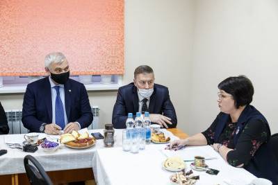 Владимир Уйба - Глава Коми встретился с активом движения "Русь Печорская" - komiinform.ru - респ. Коми - Русь