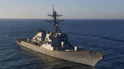 В НАТО объяснили заход эсминца ВМС США в Черное море - gazeta.ru - США - Крым - Лунгеск