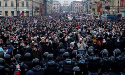 В Петербурге по делу о насилии в отношении силовиков на митинге задержали отца семерых детей - og.ru - Санкт-Петербург