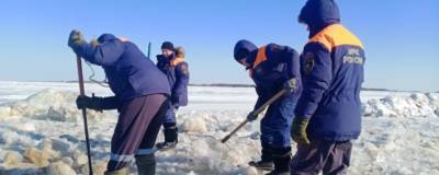 В Хабаровском крае найден живым машинист провалившегося под лёд экскаватора - runews24.ru - Хабаровский край