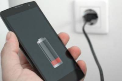Глупые ошибки, которые многие делают во время зарядки смартфона - from-ua.com