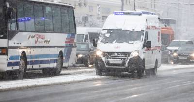 В Гурьевске на скользкой дороге столкнулись два Mercedes - klops.ru - Екатеринбург - Гурьевск