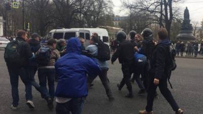 Леонид Волков - Полиция объявила в розыск Волкова за призыв к детям участвовать в митингах - politros.com