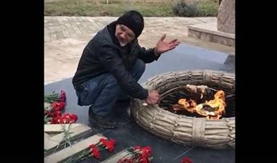 Дело завели на жителя Дагестана, жарившего шашлык на Вечном огне - newizv.ru - респ. Дагестан