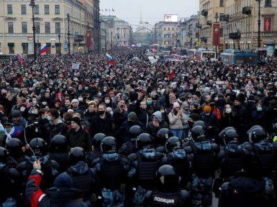 Алексей Навальный - Bloomberg: В Кремле обеспокоены протестами и думают как снизить напряжение - kasparov.ru