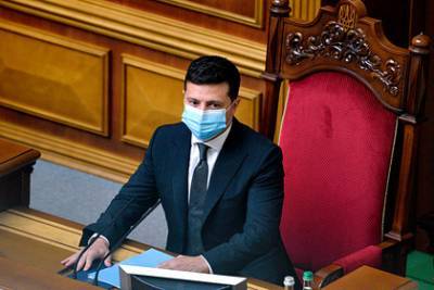 Владимир Зеленский - Максим Степанов - Зеленский назвал прививку от коронавируса вопросом геополитики - lenta.ru - Ляйен