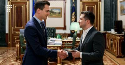 Владимир Зеленский - Александр Скичко - Зеленский назначил председателем Черкасской ОГА депутата и шоумена Скичко - hromadske.ua - Черкассы