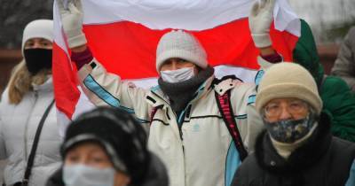Александр Лукашенко - ГП Белоруссии может признать бело-красно-белый флаг экстремистским - ren.tv - Белоруссия