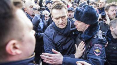Алексей Навальный - Азат Мифтахов - Правозащитники требуют положить конец политическим репрессиям в России - golos-ameriki.ru