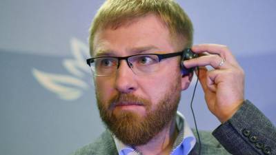 Александр Малькевич - Освобожденные в Ливии россияне и украинец прибыли в Россию - gazeta.ru - Ливия
