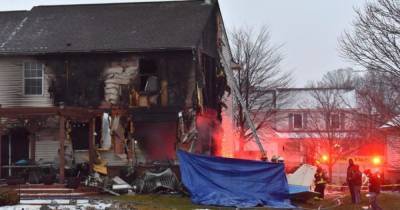 В США самолет упал на жилой дом и загорелся: есть погибшие (2 фото) - tsn.ua - США - шт. Мичиган - Detroit - Лион