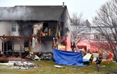 В США три человека погибли при падении самолета на жилой дом - korrespondent.net - США - Канада - USA - шт. Мичиган - Detroit