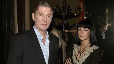 Александр Абдулов - «Не пиарится на имени мужа»: названа причина одиночества вдовы Абдулова - 5-tv.ru - РСФСР