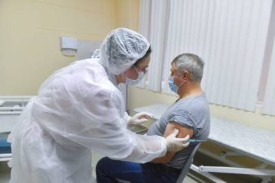 Сергей Собянин - Москва собирается привить от коронавируса работников банков - infox.ru - Москва