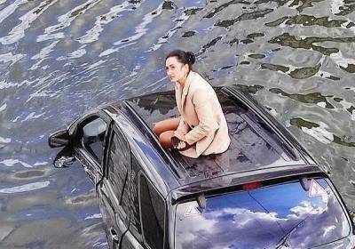Kia Sorento - Жительницу Харькова, утопившую машину в центре города, оштрафовали - kp.ua - Киев - Харьковская обл. - Харьков - Гсчс