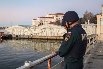 Более килограмма взрывчатки достали со дна бухты в самом сердце Севастополя - crimea.mk.ru - Севастополь