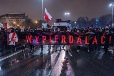 Польша вышла на улицы из-за запрета абортов — для разгона протестов полиция применила слезоточивый газ - enovosty.com - Польша