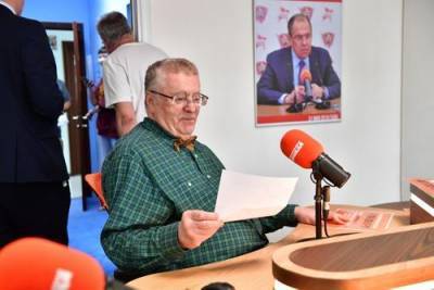 Владимир Жириновский - Депутатская инициатива. Жириновский предложил открыть в крупных городах публичные дома для молодежи - argumenti.ru