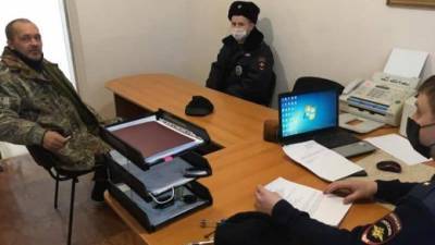 Алексей Навальный - В Приморье задержали мужчину, который в TikTok призывал убивать полицейских - piter.tv - Приморье край