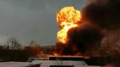 Очевидец снял на видео начало мощного пожара на северо-западе Москвы - vesti.ru - Москва