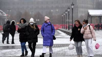 Опрос: 82% россиян вернутся привычному образу жизни после снятия ограничений - russian.rt.com - Сколково