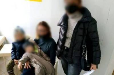 Пока 23-летняя украинка лежала в роддоме, 70-летний сожитель выгнал на улицу ее детей - from-ua.com - Херсон - Херсонская обл.