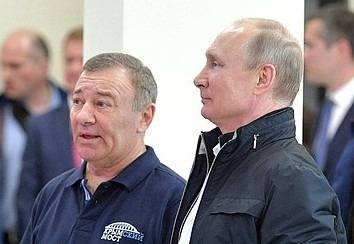 Аркадий Ротенберг - Аркадий Ротенберг объяснил, зачем приобрел «дворец Путина» - znak.com - респ. Алтай - Геленджик