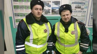 Спасение от холодной смерти: полицейские не считают себя героями - vesti.ru - Беломорск - республика Карелия