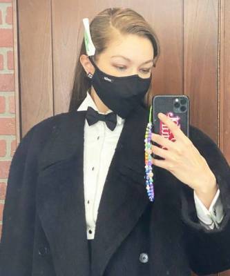 Джиджи Хадид - Как женщинам носить галстук-бабочку? Супермодель Джиджи Хадид возвращается к работе в стильном образе - skuke.net - США