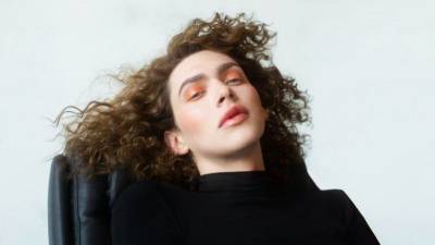 Известная певица Sophie внезапно умерла в 34 года - 5-tv.ru - Афины - Греция