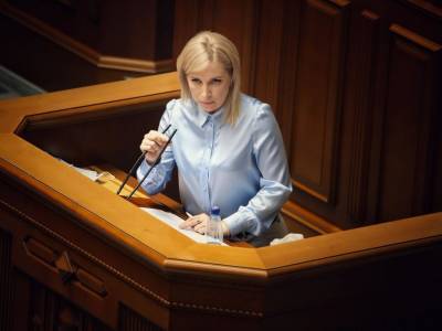 Анатолий Гриценко - Ирина Верещук - Верещук: В воюющей стране руководители Вооруженных сил не могут судиться между собой на глазах у солдат и офицеров, а главное – на глазах у народа - gordonua.com - Минобороны