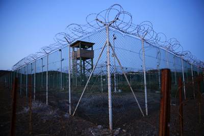 Джон Кирби - шейх Мохаммед - В США передумали вакцинировать от COVID-19 заключенных в тюрьме Гуантанамо - lenta.ru - США
