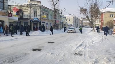 Алексей Навальный - В Иркутске и Новосибирске силовики разгоняют немногочисленных протестующих - znak.com - Новосибирск - Иркутск