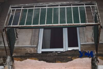 В центры Одессы вместе с сосульками начали падать балконы (фото) - odessa-life.od.ua - Одесса
