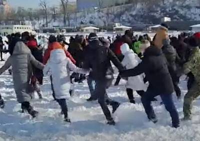 Алексей Навальный - На Дальнем Востоке начались массовые акции в поддержку Навального - ya62.ru - Якутск - Иркутск - Хабаровск - Владивосток - Петропавловск-Камчатский - Дальний Восток