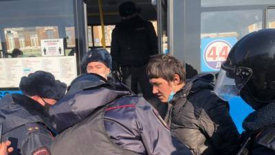 Алексей Навальный - В России проходят акции протеста в защиту Алексея Навального - svoboda.org - Новосибирск - Иркутск - Владивосток