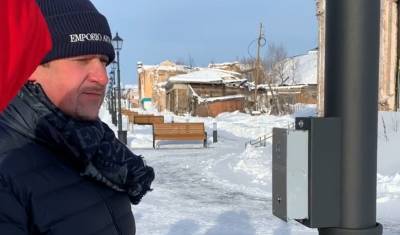 Глава Тобольска показал, как работают уличные кнопки вызова полиции - nashgorod.ru - Тобольск