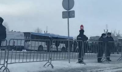 Алексей Навальный - В Уфе возле Дома Республики стянуты крупные полицейские силы - mkset.ru - Уфа