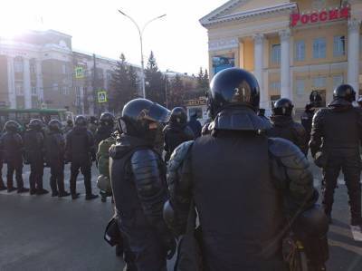 Алексей Навальный - Источник: на несанкционированный митинг в Кургане вышли 32 человека - znak.com