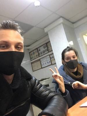 Дмитрий Захватов - В Москве скорая отказалась забирать активистку из ОВД, несмотря на температуру 38,6 - znak.com - Москва