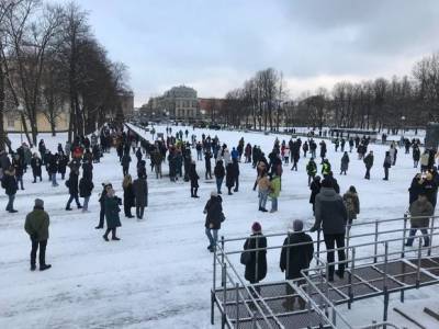 «Гонка дислокаций»: протестующие покинули оцепленный Невский проспект и переместились на площадь у ТЮЗа - rosbalt.ru - Санкт-Петербург