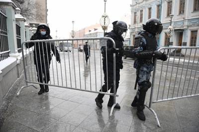 В центре Москвы начались задержания возможных участников несогласованной акции - lenta.ru - Москва