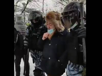 Алексей Навальный - 500 задержанных, включая "возможных" участников акций. Пытались задержать члена СПЧ - sobesednik.ru - Москва