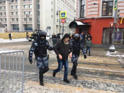 Алексей Навальный - В России на протестах жестко задерживают активистов: силовики схватили уже почти 900 человек - 24tv.ua - Уфа - Ростов-На-Дону - Владивосток