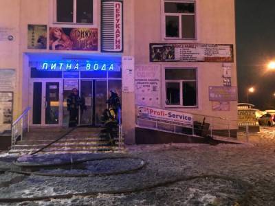 В Киеве горел торговый центр, погиб человек - news.bigmir.net - Киев - район Деснянский